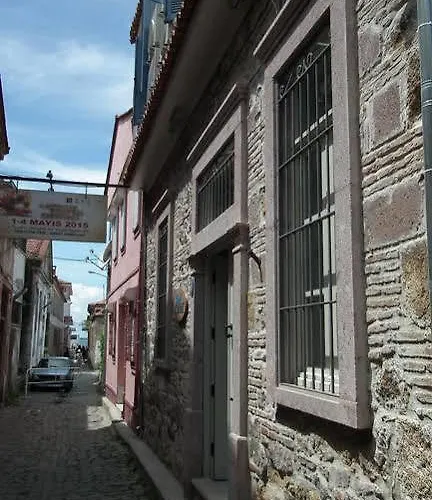 جيزملي كوناك * Ayvalı